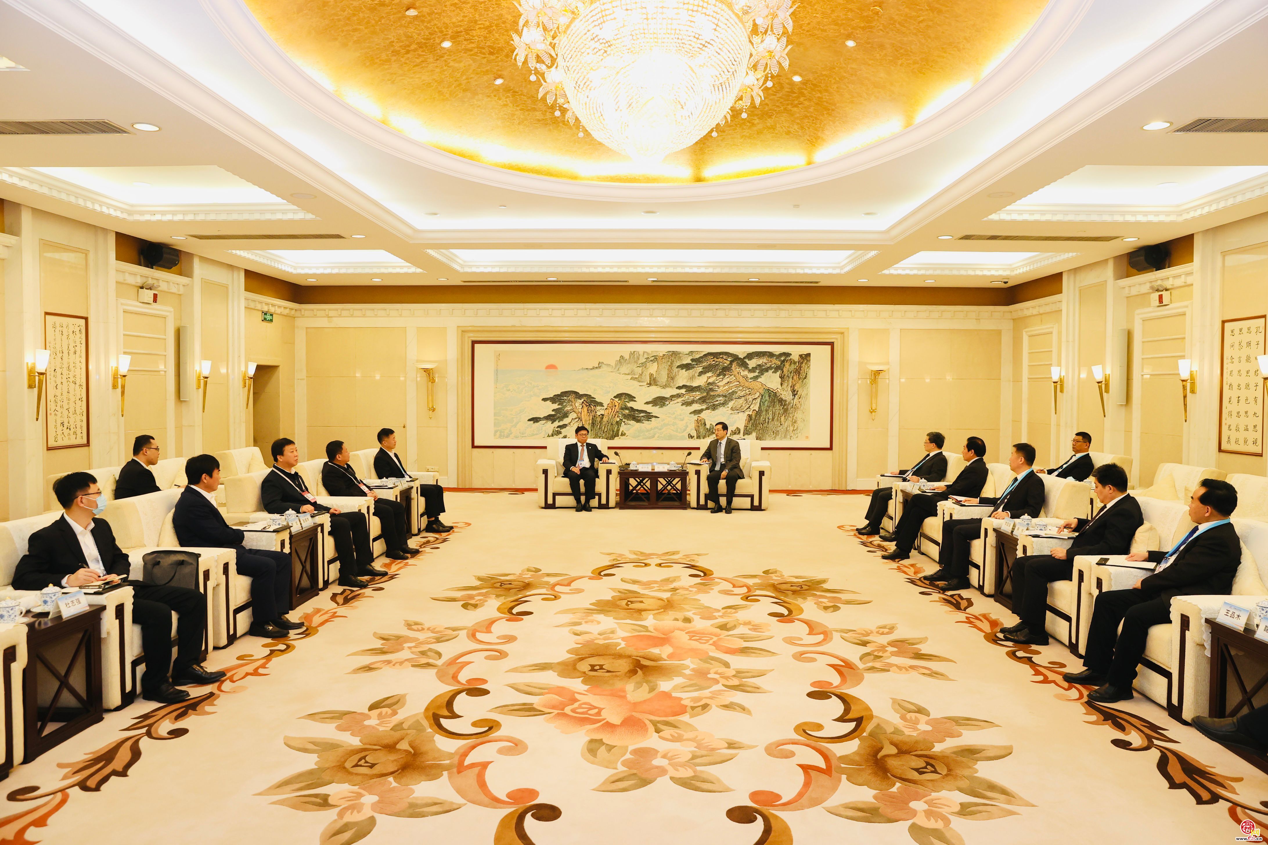 刘强于海田会见出席第五届中国企业论坛企业家代表