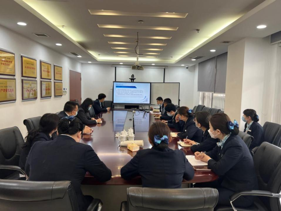 民生银行济南明湖支行开展《个人信息保护法》宣传活动