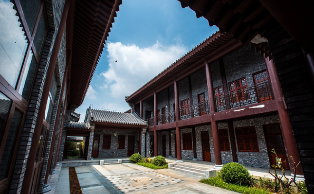 黄河畔，一座“慢城”的“诗和远方”