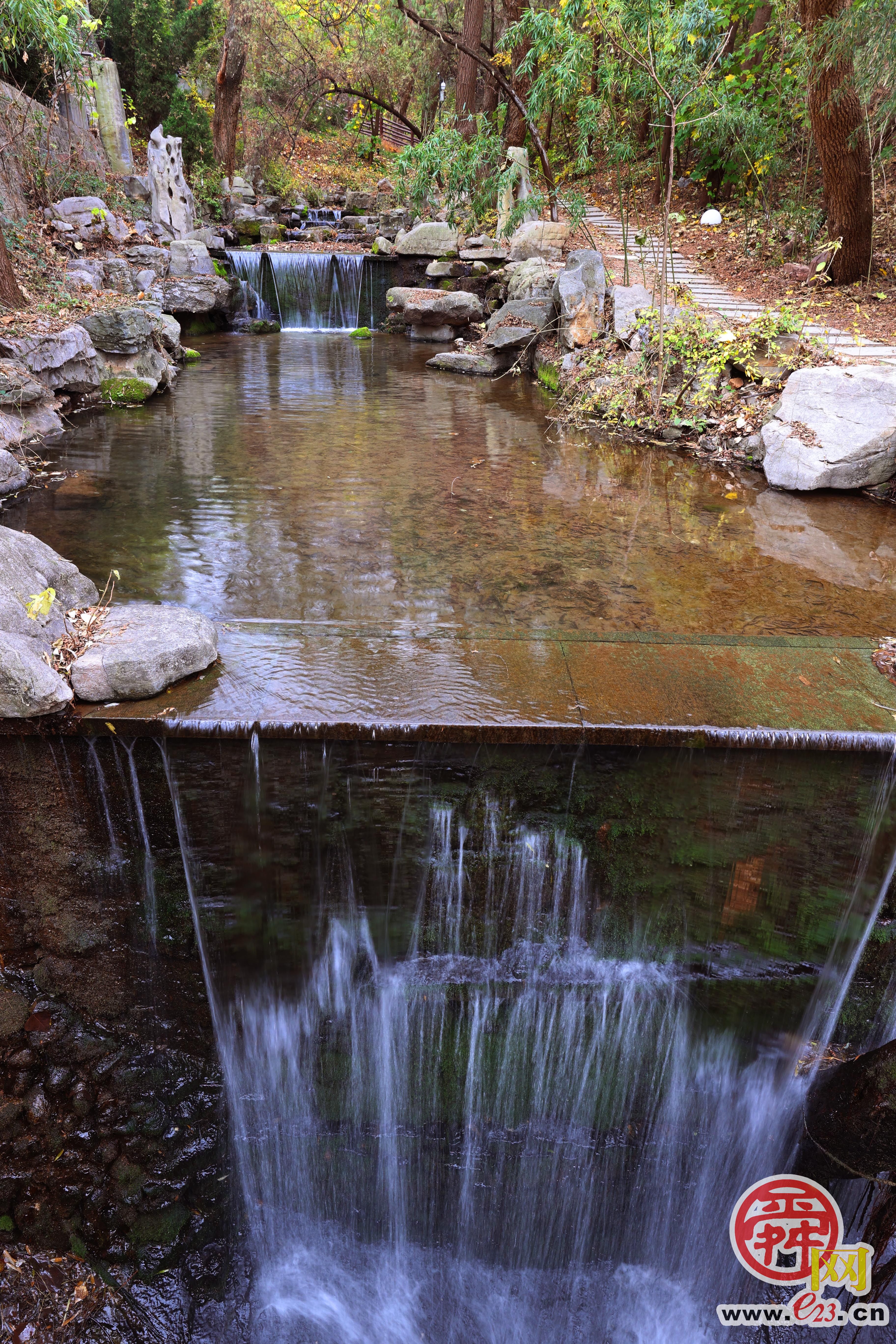 苦苣泉：泉涌伏流永不休 汩汩跌宕满朝气