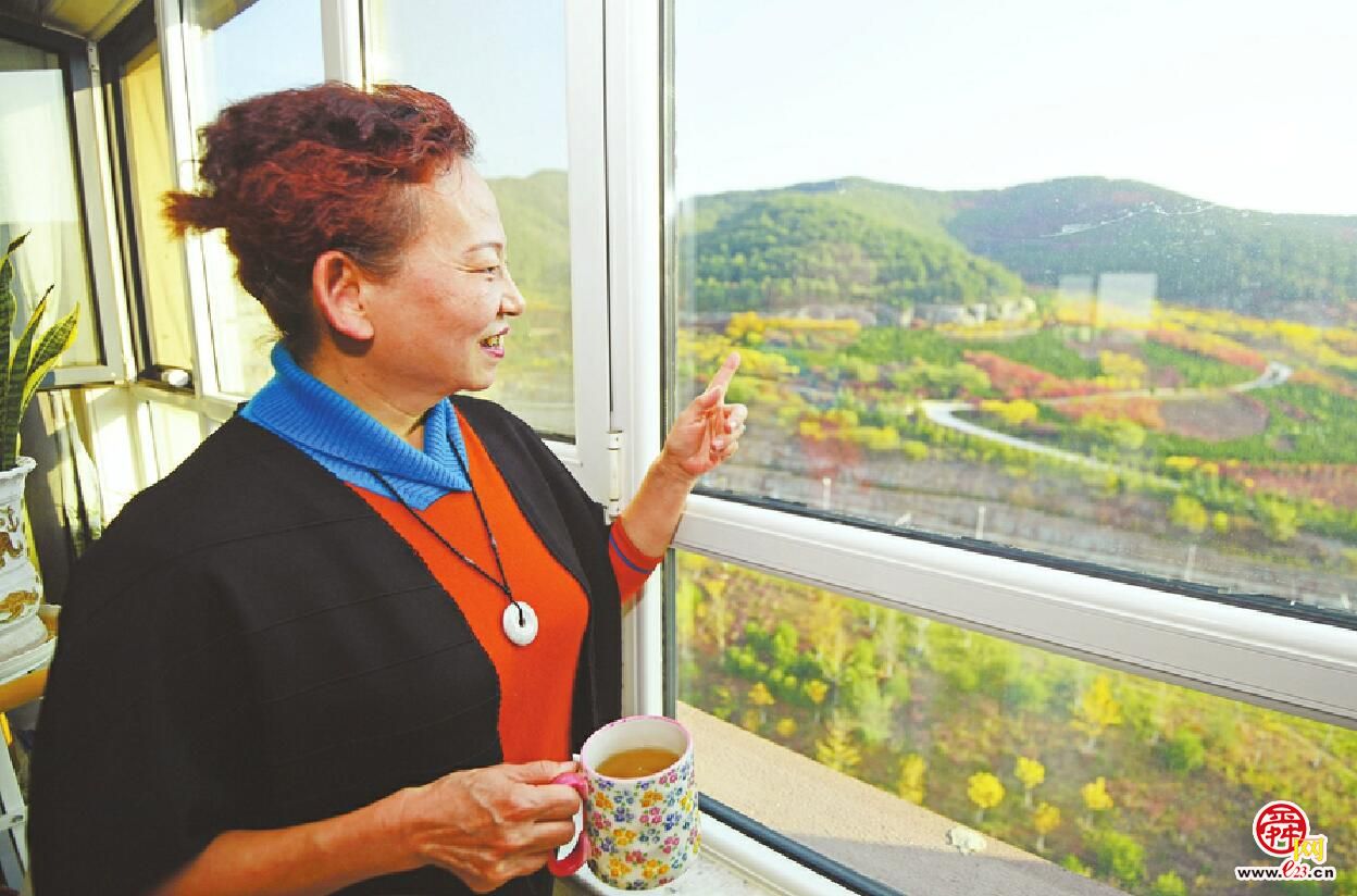 济南纺织女工“穿越”时空再叙“经纬”人生 一张老照片唤醒39年前的劳模青春