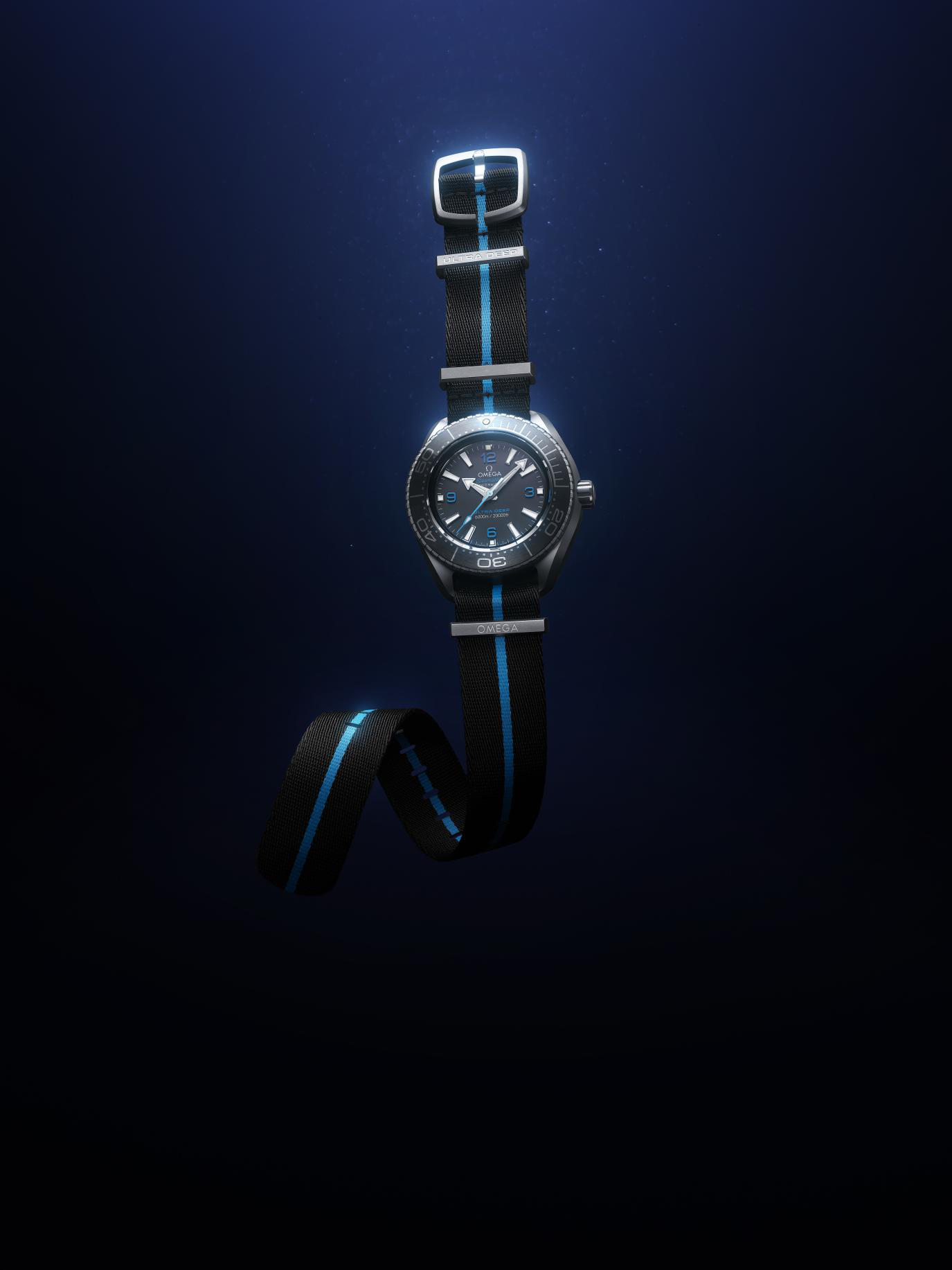 从15,000米到6,000米，欧米茄将专业潜水表的深潜技术应用到日常腕间