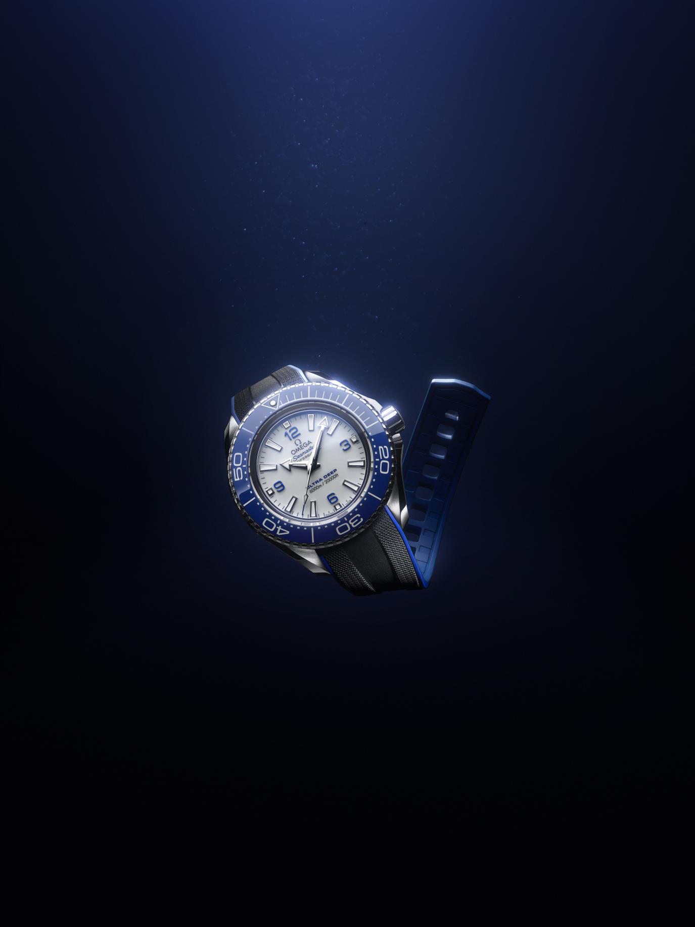从15,000米到6,000米，欧米茄将专业潜水表的深潜技术应用到日常腕间