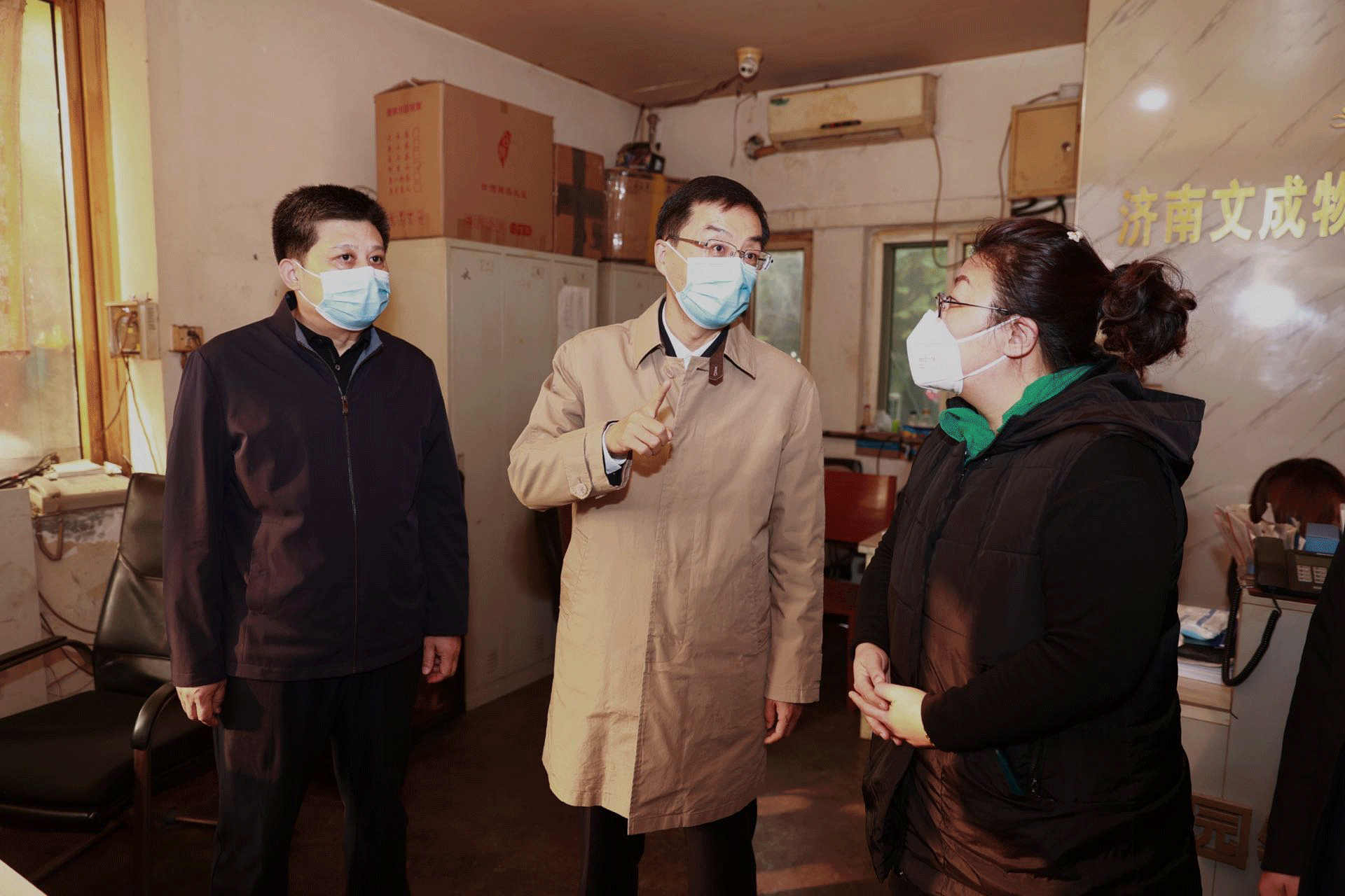 刘强调研疫情防控工作时强调 坚持人民至上生命至上 从严从细落实防控措施