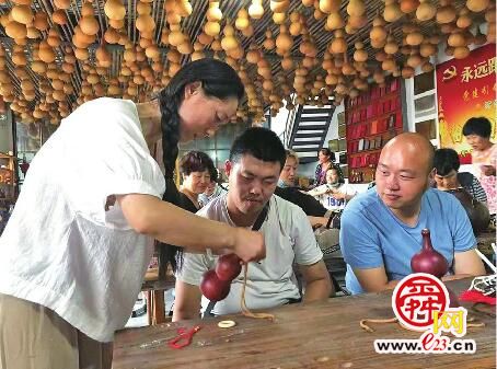 济南手艺人夫妻15年培训超千名残疾人