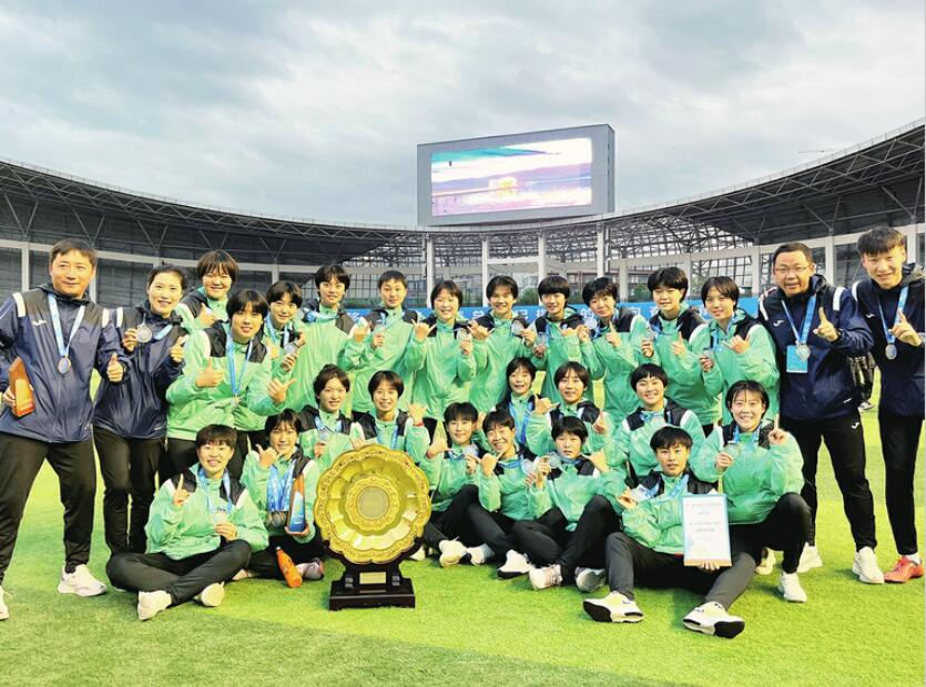 Women’s Football Team of Ji’nan Licheng No.2 High School Won Championship of Chinese Youth Football League