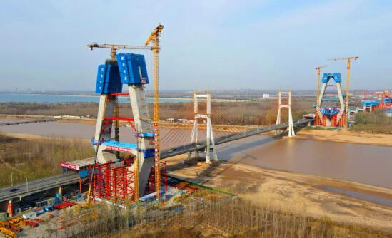 Ускоряют строительство нового моста над Желтой рекой