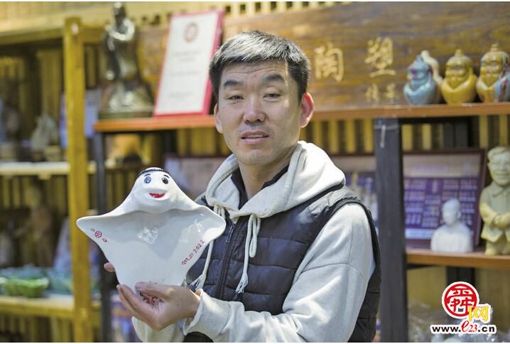 超萌！济南陶塑非遗传承人用泥土烧制世界杯吉祥物拉伊卜