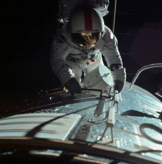 欧米茄对“阿波罗17号”50周年的隽永纪念