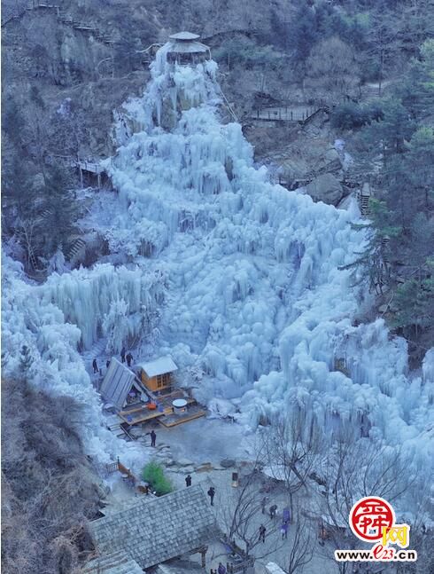 飞瀑冰封！济南版“冰雪奇缘”