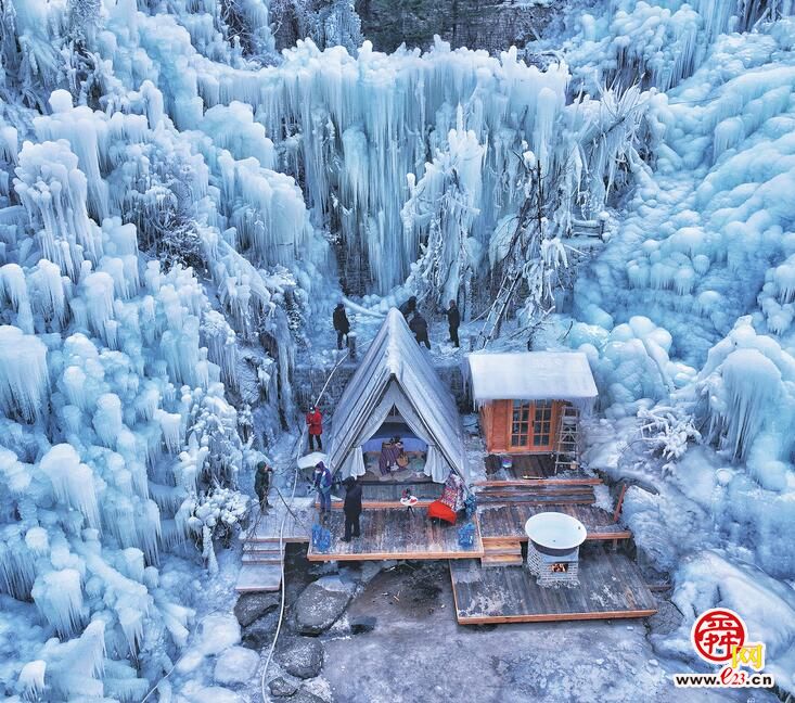 飞瀑冰封！济南版“冰雪奇缘”
