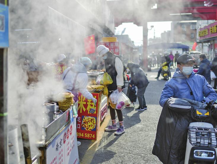 “天选打工人”的一天 他们看似繁琐的防疫措施，其实每个人都能做到