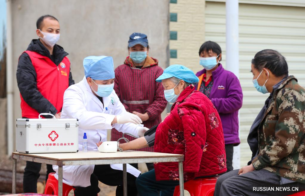 Мобильная бригада бесплатно оказывает медицинские услуги жителям горной деревни