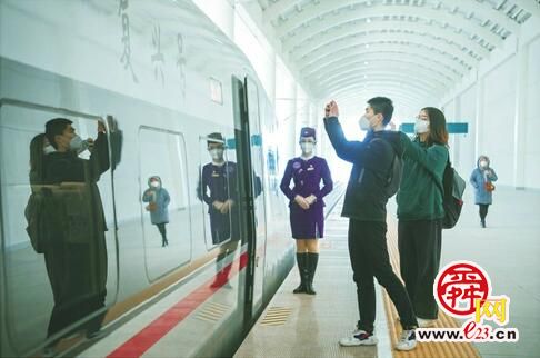 济莱高铁历城站：西侧进出口可正常进出，公交枢纽正式启用