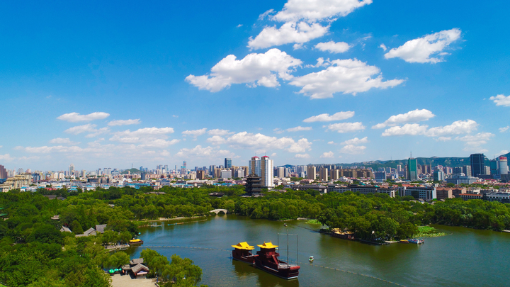 笃定信心，用奋斗书写精彩的2023