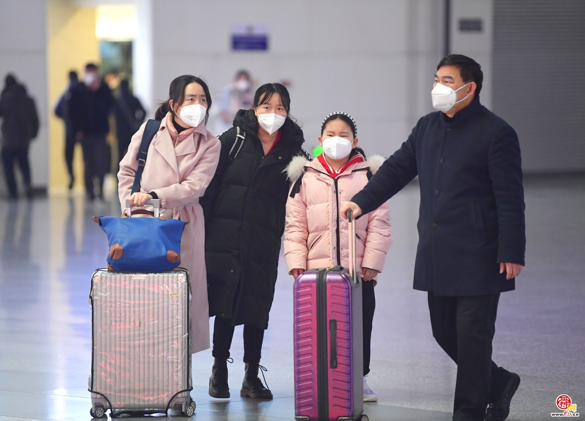 风雪回家路！农历小年济南三大火车站客流稳中有增