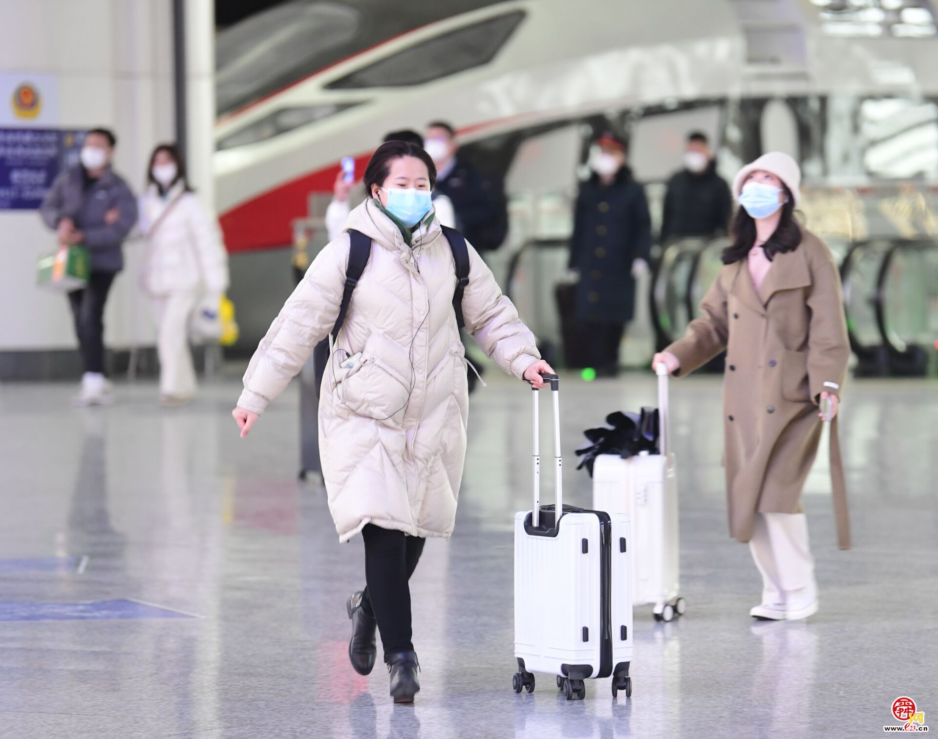 风雪回家路！农历小年济南三大火车站客流稳中有增