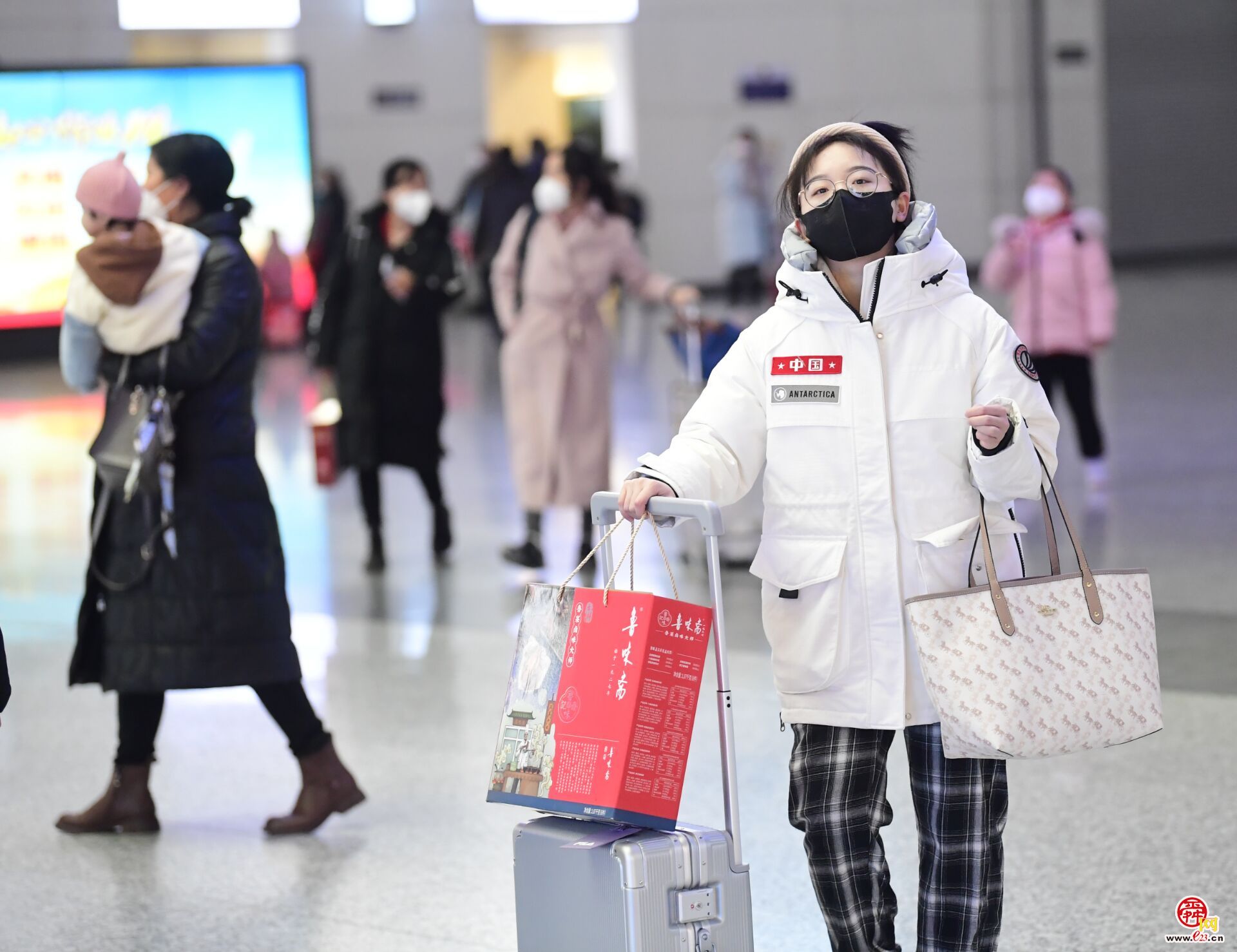 风雪回家路！农历小年济南三大火车站客流稳中有增