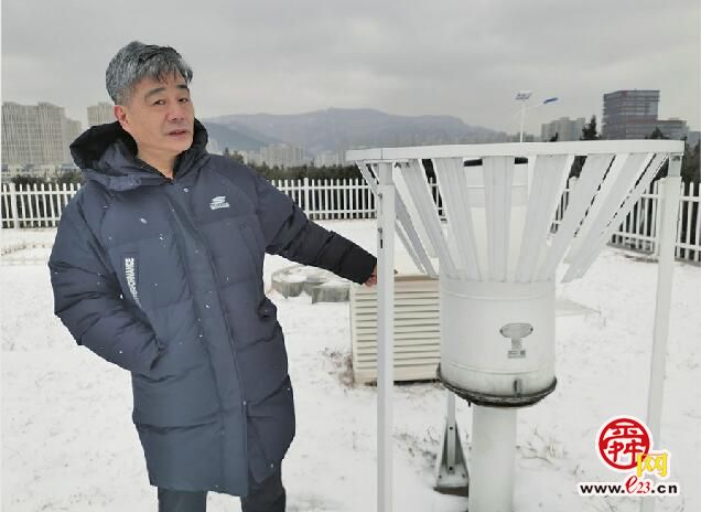 龟山上的“观天人”王延平：观风测雨38年，记录好每一个“天气表情”