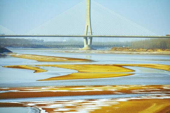 Kältewelle vorbei, Temperatur steigt, in Gelbem Fluss fließt kein Eis