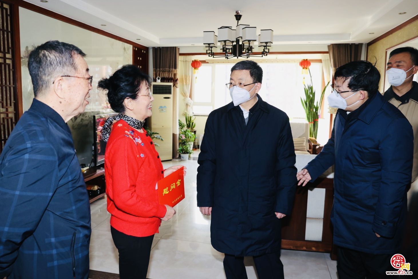 刘强于海田韩金峰雷杰走访慰问党员群众