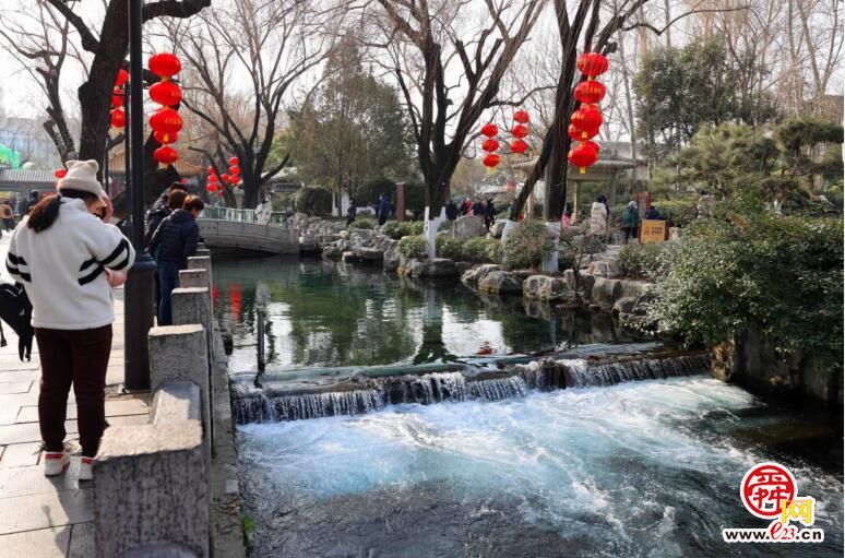 济南12家国有A级景区首道门票免费首日 游客畅游其中乐度假日