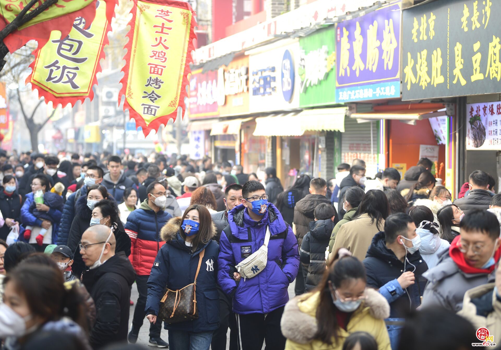 春节假期济南美食街人气爆棚
