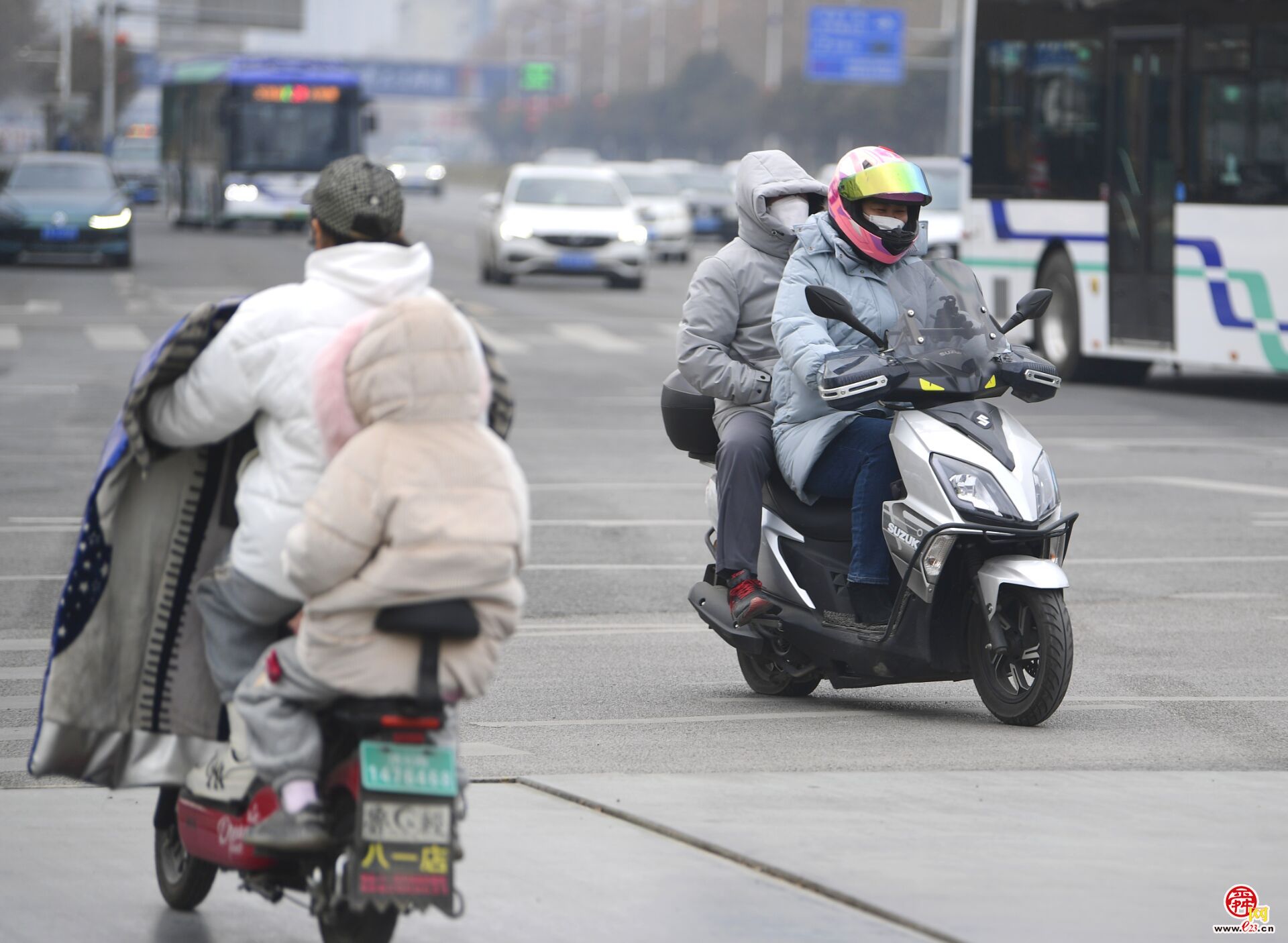 农历新年首个寒潮来袭，最低温跌破两位数