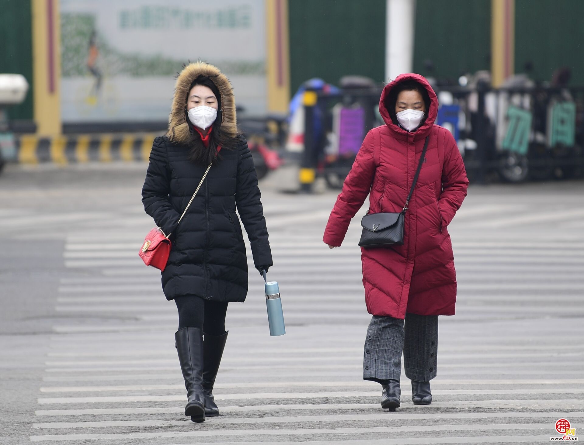 农历新年首个寒潮来袭，最低温跌破两位数