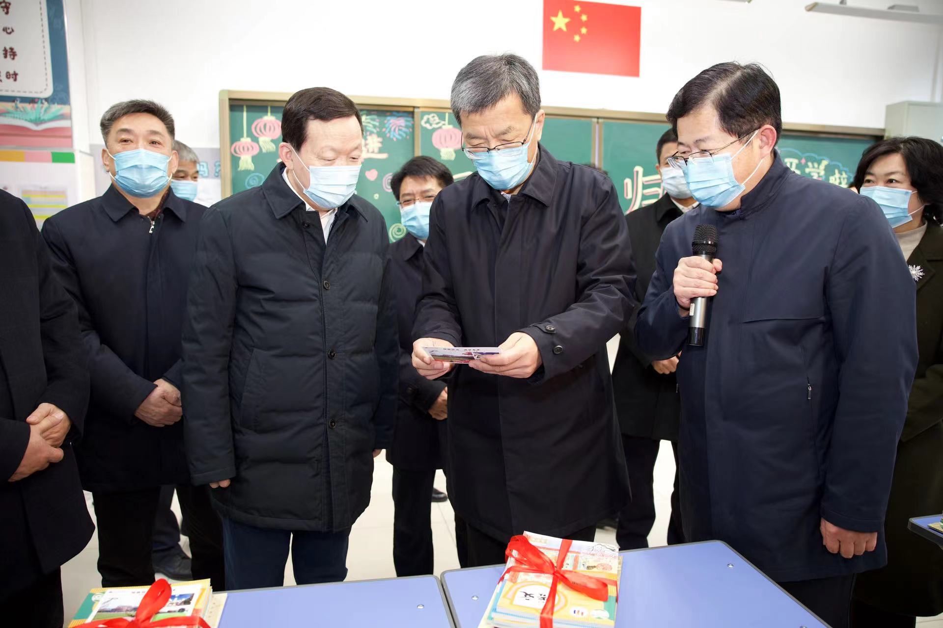 怀进鹏在山东调研 林武会见 周乃翔一同调研