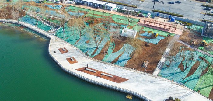 凤凰湖打造滨水公园 增植补绿体现生态野趣