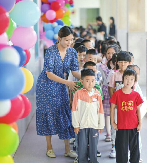 今年山东计划新建改扩建中小学、幼儿园各200所以上