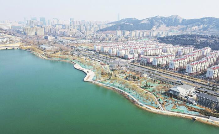Uferpark entlang der Jinan Longding Avenue
