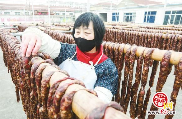 传承200余年全省第一 济南有个香肠加工村