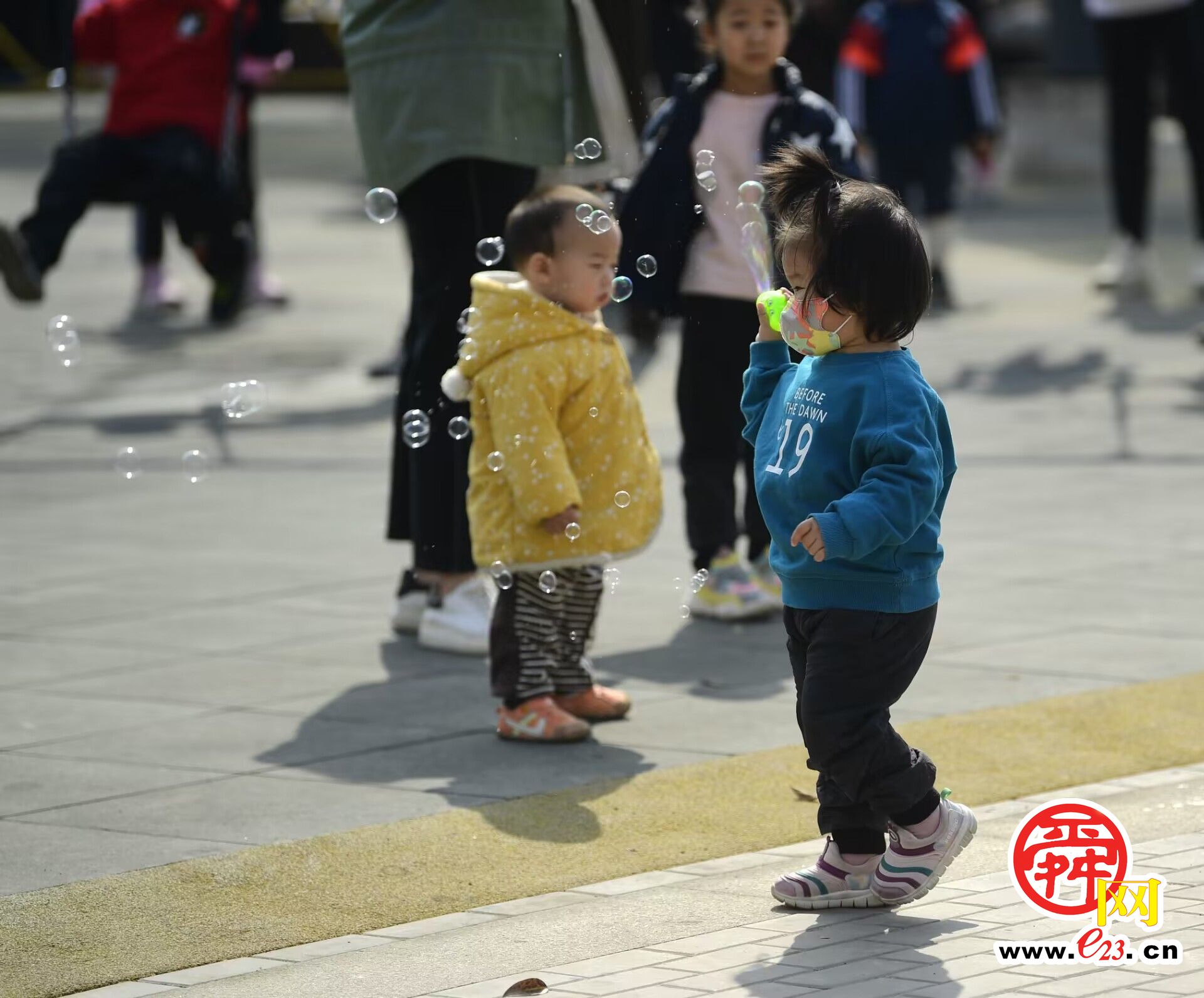 今日济南气温破“20”！市民出游踏青欢乐多