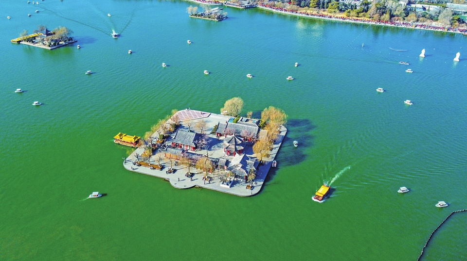 众多“济南实践”和政府工作报告呼应共鸣、合拍共振—— 拼搏实干，走好中国式现代化之路