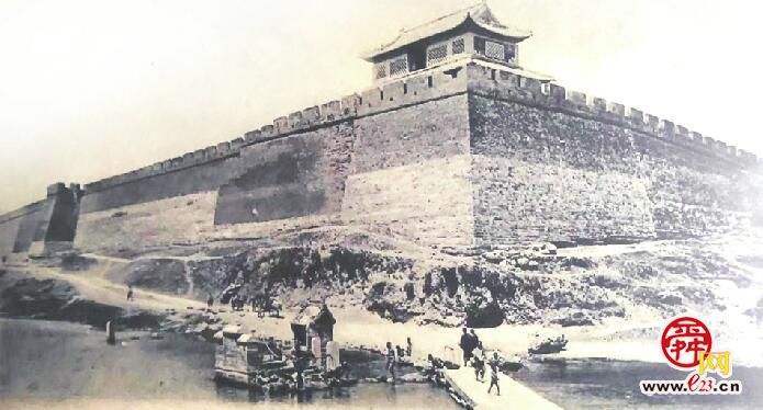 康熙《济南府志》中的济南府城