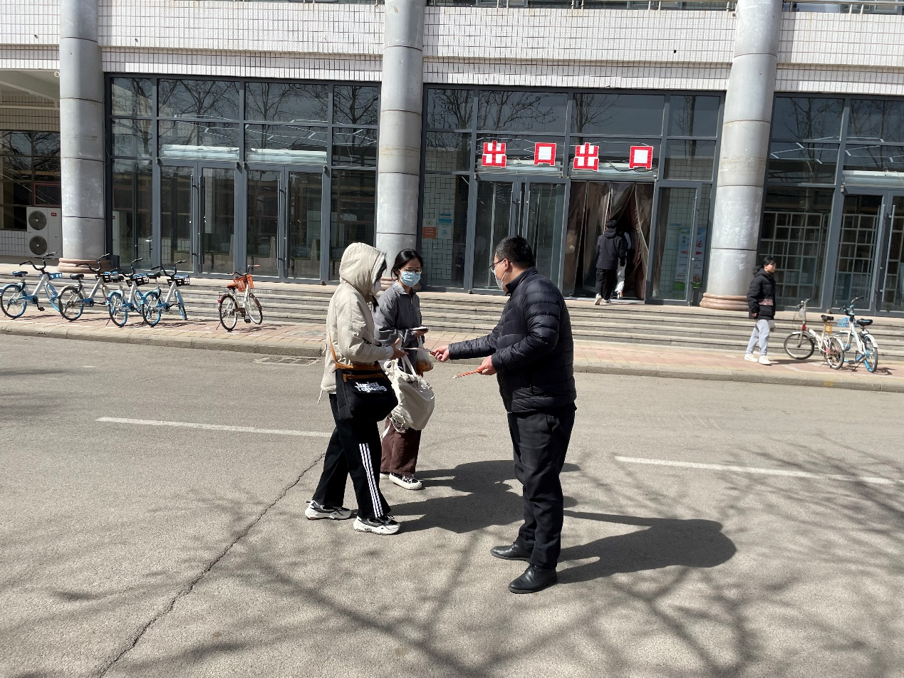 平安人寿德州中心支公司开展3.15教育宣传进校园活动