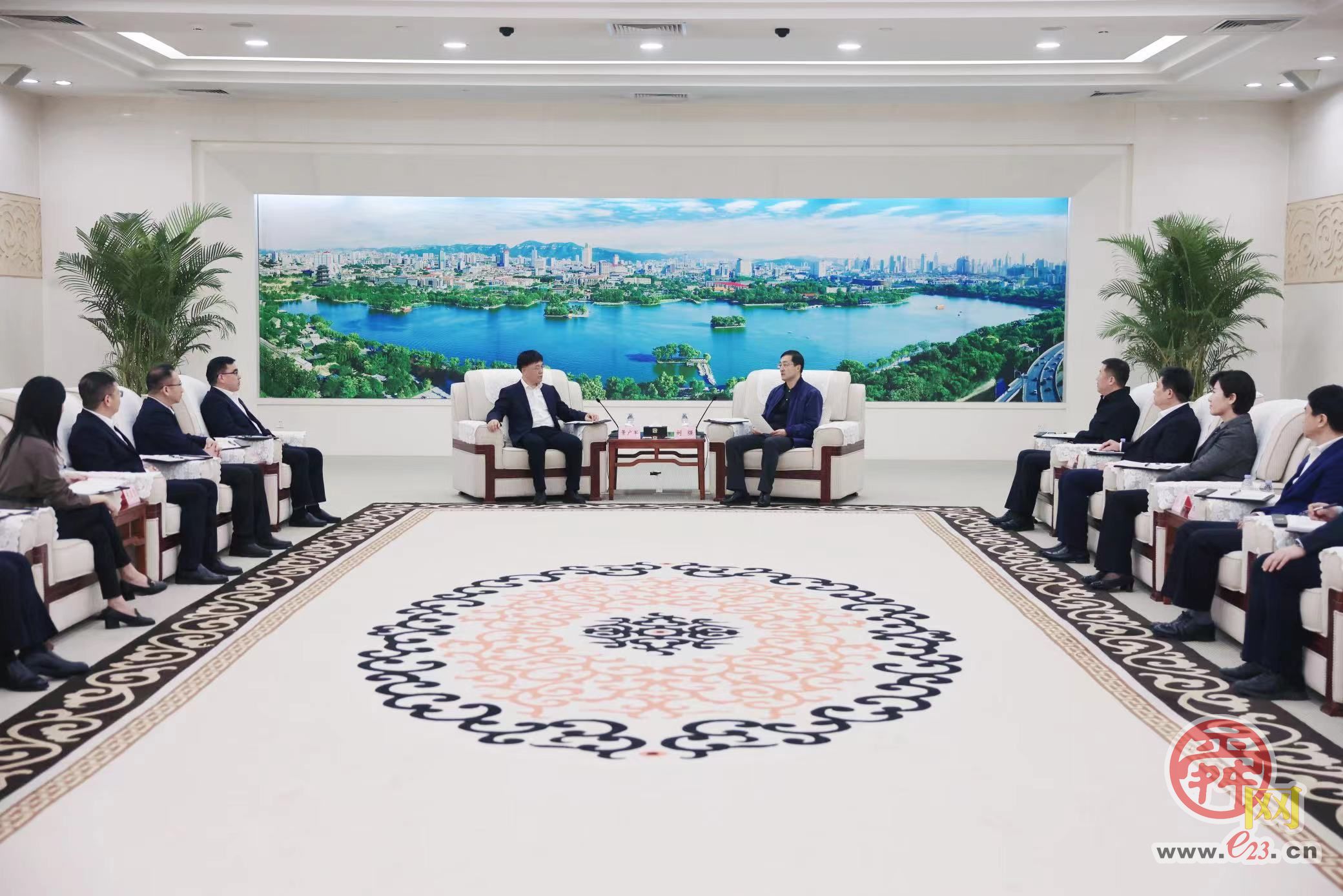 《广日股份华东数字化产业园项目投资协议》签署 刘强会见景广军并见证签约