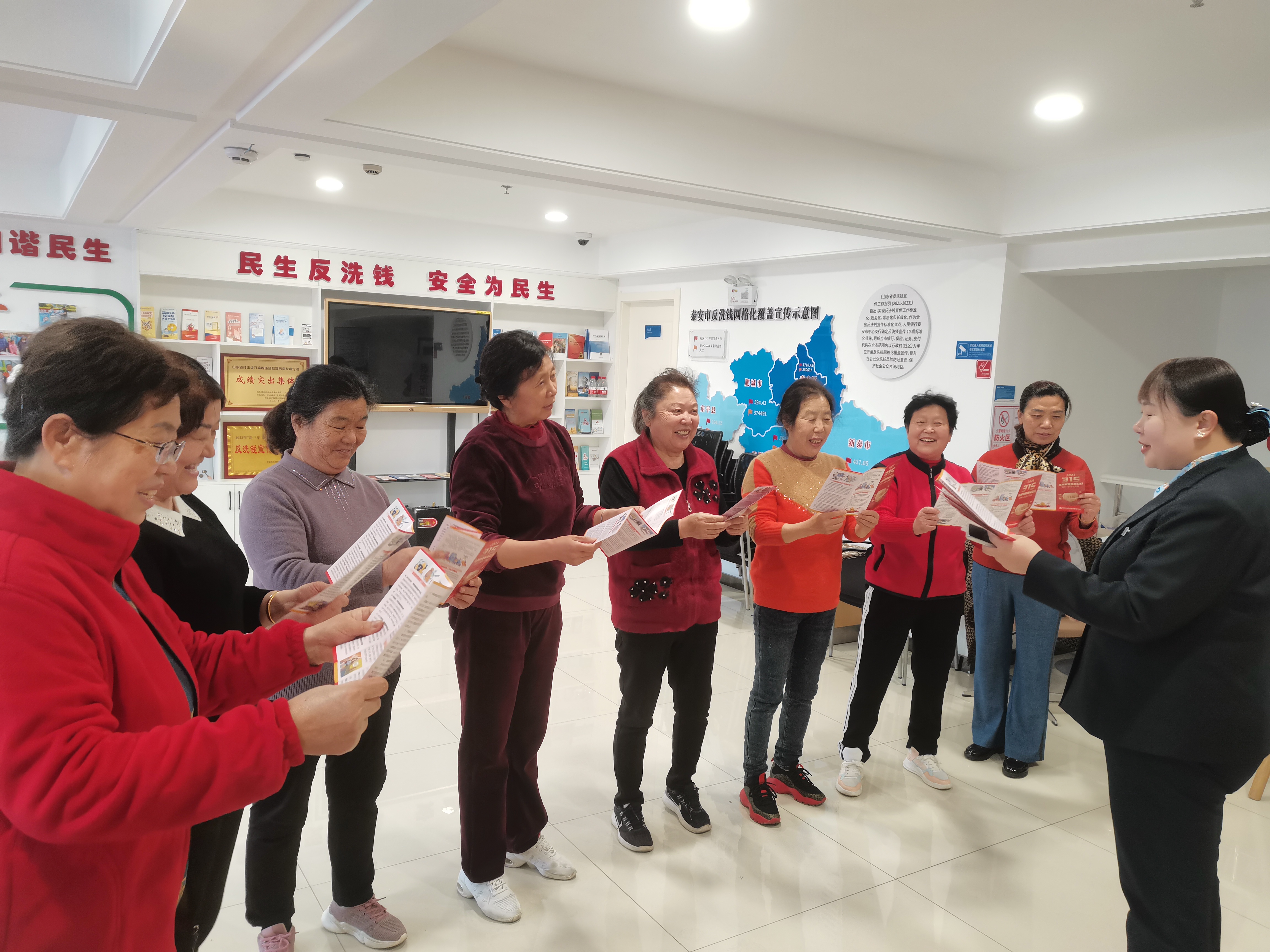 中国民生银行泰安分行积极参加3·15“放心消费泰山行”宣传活动