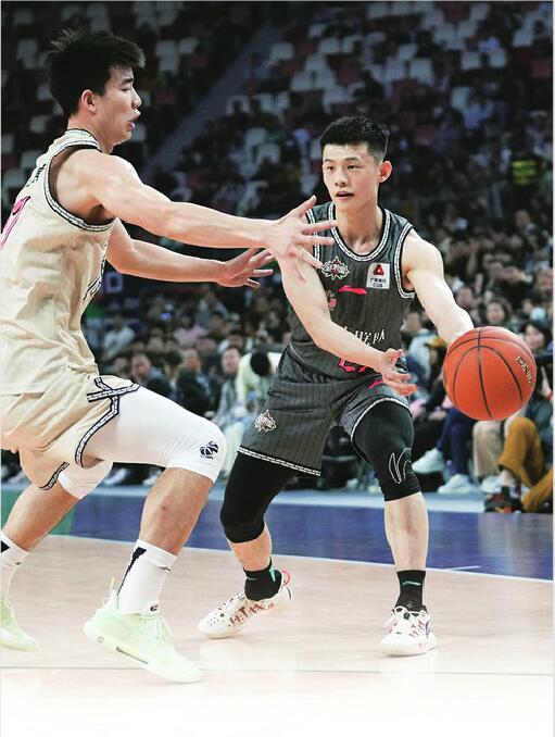 王岚嵚率大学生联队爆冷 陶汉林成北区队唯一中锋