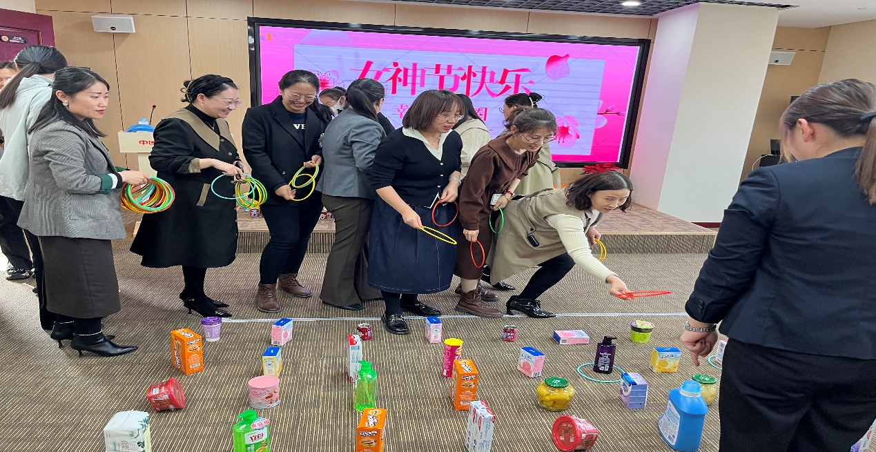 山东平安产险：滨州中支开展“庆三八送温暖”主题活动