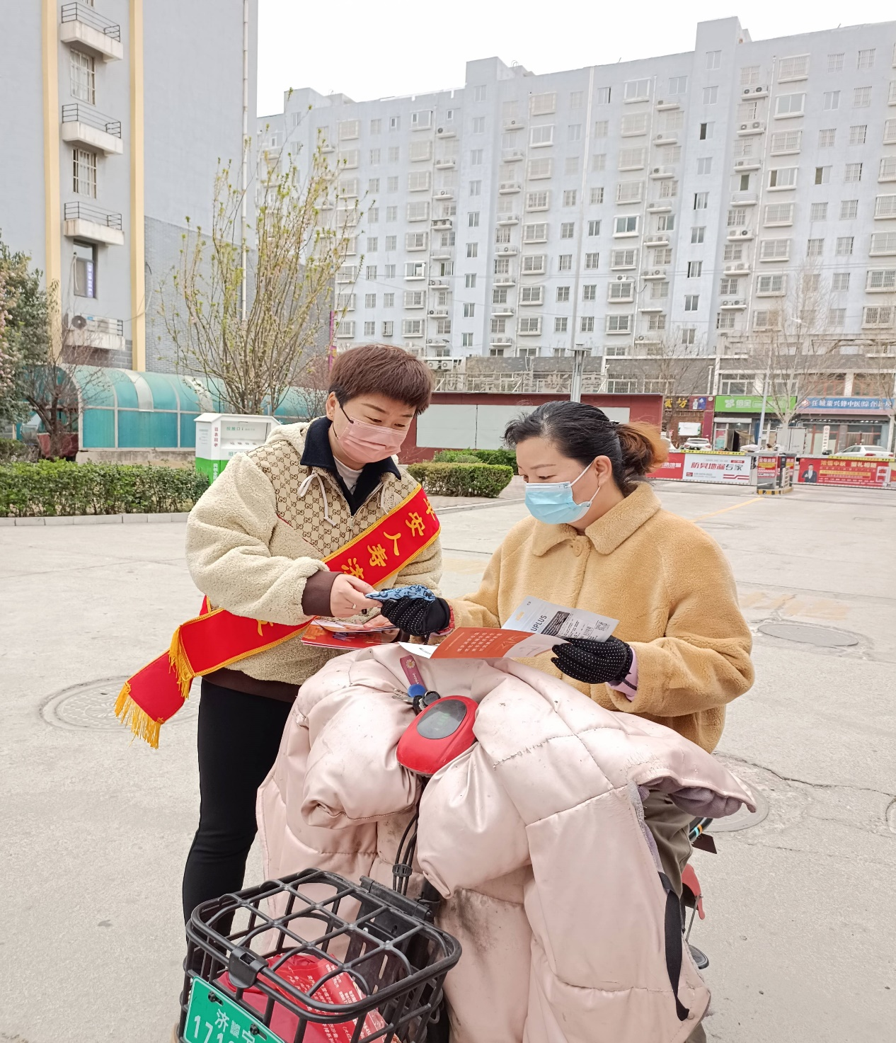 山东平济宁地区消保联席会开展“3.15”消费者权益教育宣传进社区活动