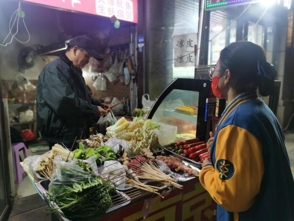 民生银行济南槐荫支行 开展“反假货币 人人有责”宣传活动