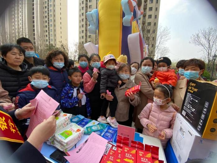 民生银行济南槐荫支行 开展“反假货币 人人有责”宣传活动