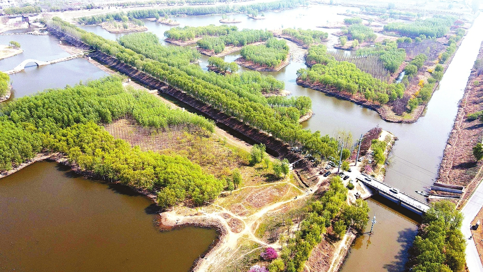 Schöne Frühlingslandschaften in dem Mulizha Wetland von Jinan