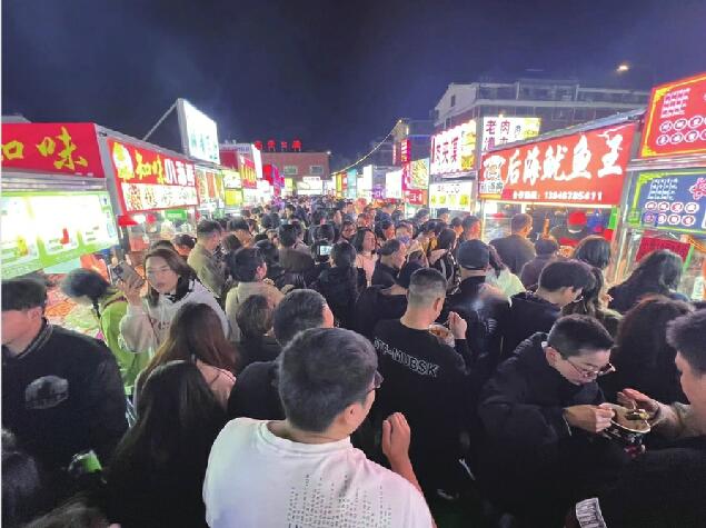 “日收入9184元的摆摊夫妇”走红背后 记者赴浙江义乌青口夜市走访调查