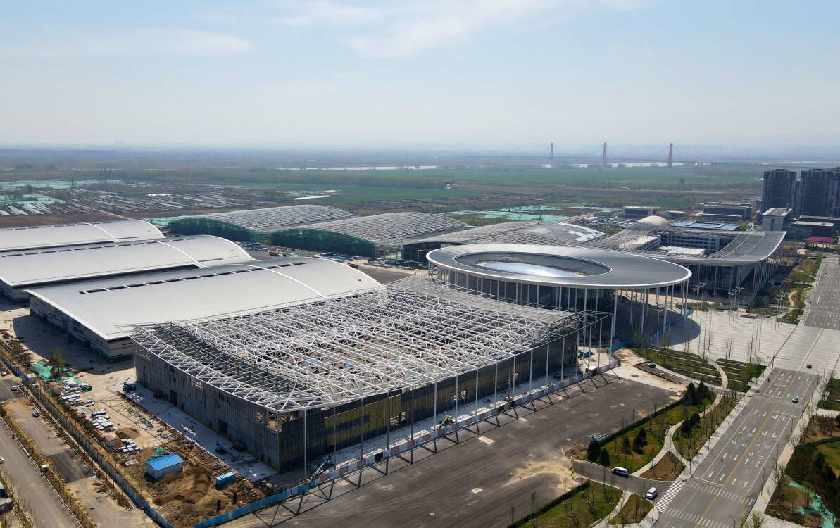 济南黄河国际会展中心全力冲刺展英姿，气势恢宏迎首展