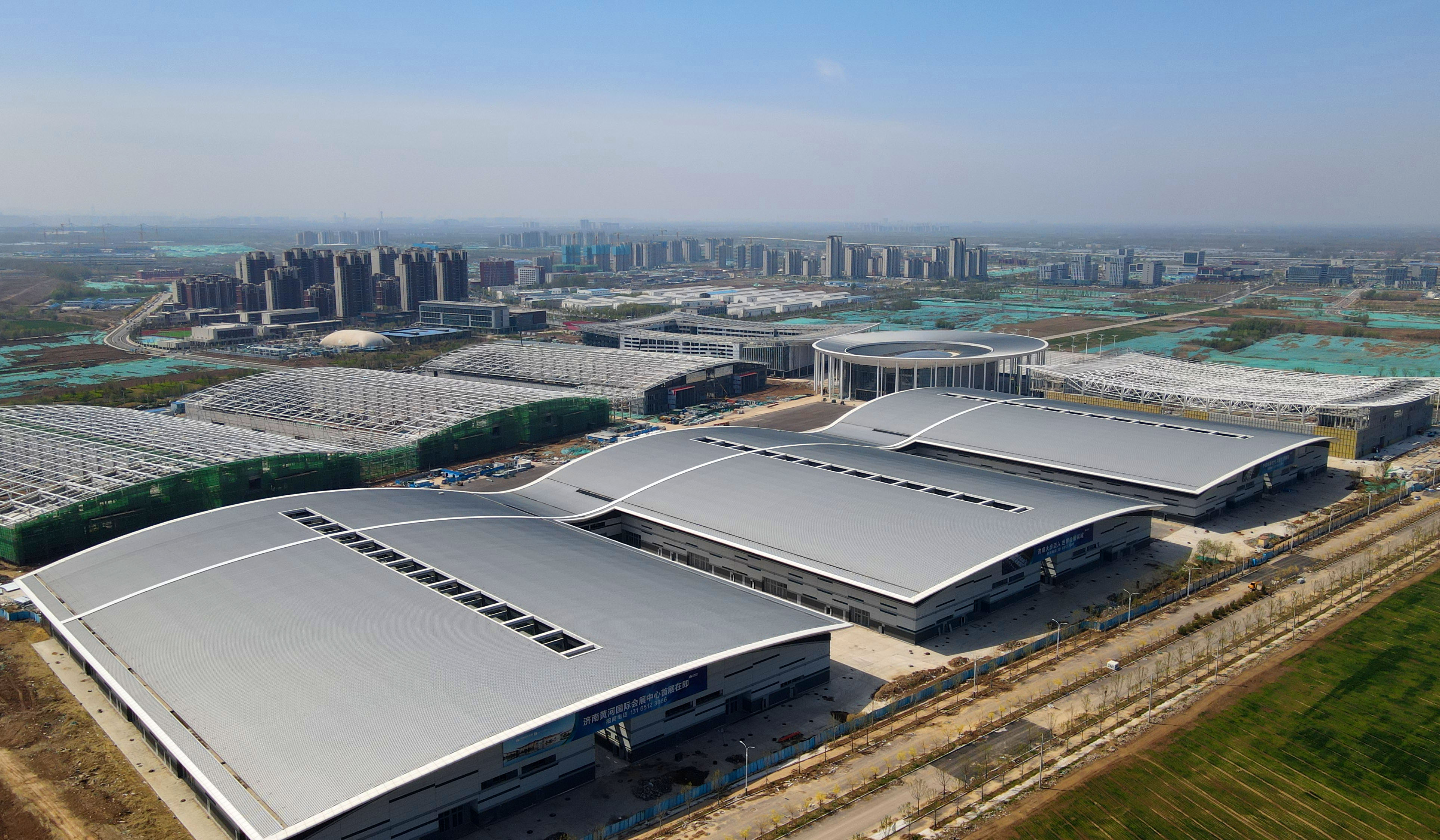 济南黄河国际会展中心全力冲刺展英姿，气势恢宏迎首展