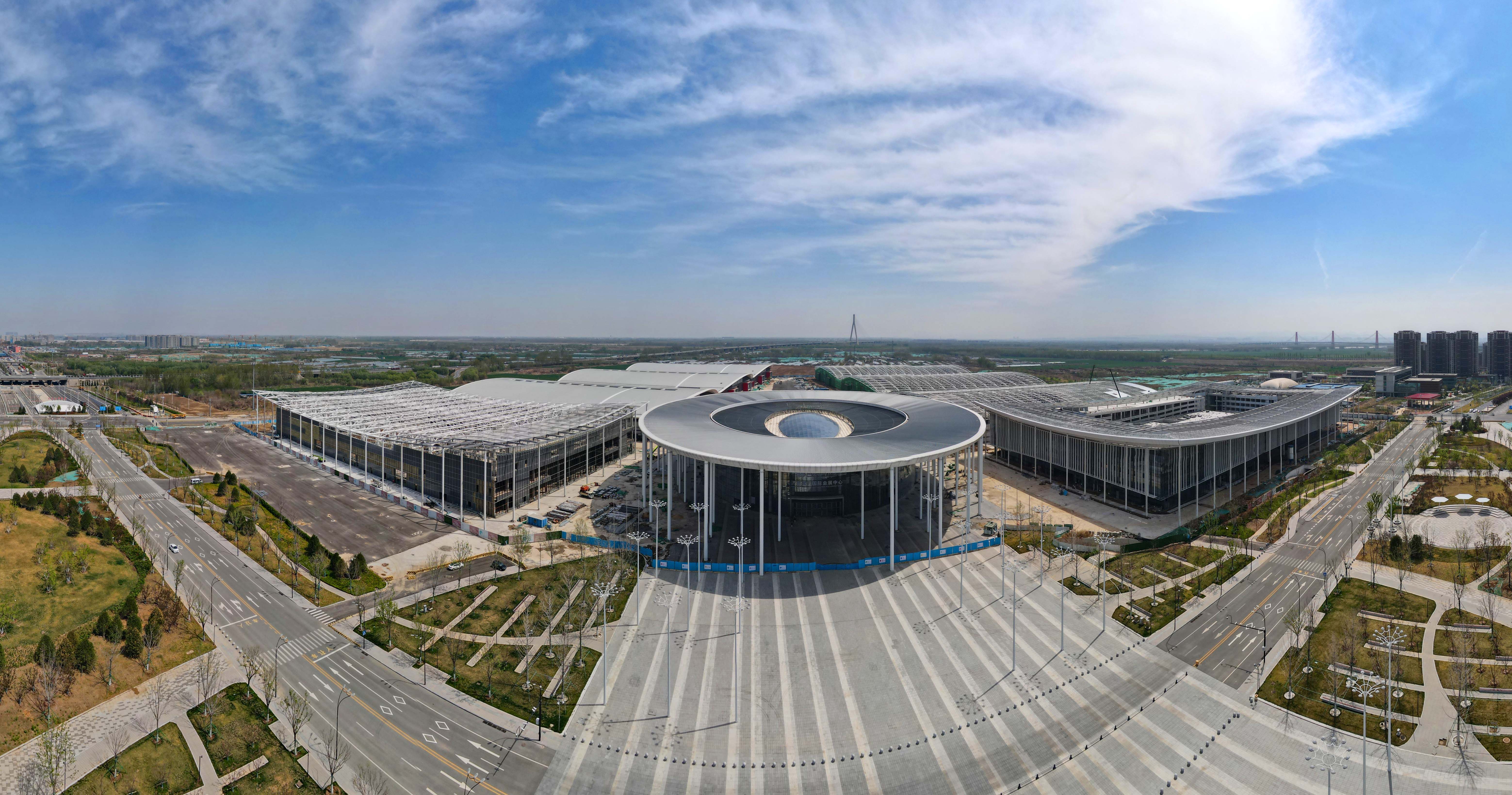 济南黄河国际会展中心全力冲刺展英姿，气势恢宏迎首展